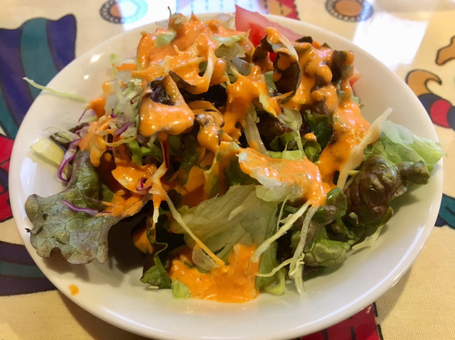 インドカレー屋さんはインド人が調理しているのか 実際に従業員の目 ビスヌ 鶏肉ゴロゴロ インドカレーランチ まいぷれ 今日のランチ