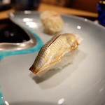 割烹 山路 - 毛ガニ（奥）としめさば