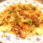 あすか - 焼きそばは、ソース味、塩味、ニンニク味、野菜炒めベースのしょう油味等の豊富な種類