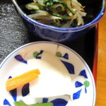 和食　みずしな - 漬物と小鉢でゲソ