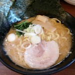 クリーミーTonkotsuラーメン 麺家神明 - 