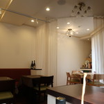 Cosmologia - 店内の様子