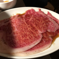うしごろバンビーナ 恵比寿本店 - サーロインのすき焼き（２人前）  1,800円×2
                      卵２個とご飯が少し付いてきます
