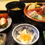 錦寿司 - ちらし寿司。850円。