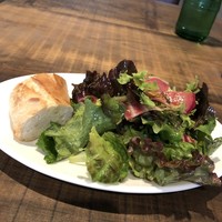ラディカーレ - ランチサラダとパン