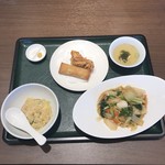 ピリケン - ランチ(あんかけ焼そば、炒飯、揚げ物)