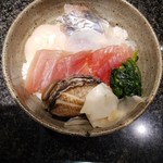 しずおか魚市場直営店 - 海鮮丼・１，２００円