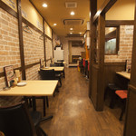 串焼もつ鍋 喜楽 - 内観_全景