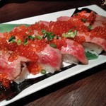 グリルレストラン＆スイーツカフェ スコール 東新宿店 - [料理] こぼれフレンチキャビアの和牛寿司 プレート全景♪ｗ