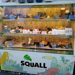 グリルレストラン＆スイーツカフェ スコール - [メニュー] お店 玄関前 お料理サンプルショーケース 全景♪ｗ