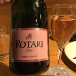 炭と地酒とたしなみワイン Kai本店 醸す - 続いてはロゼのスプマンテ