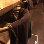 炭と地酒とたしなみワイン Kai本店 醸す - 季節がらブランケットも用意されていました