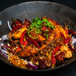 Stir-fried shrimp with Sichuan pepper in iron pot