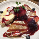 クレープリー・スタンド シャンデレール 梅田店 - 