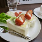 喫茶メレンゲ - 「フルーツサンドイッチ」(650円)