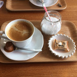 Kakigoori Kafe Himuro - コーヒーも美味しかった
      びっくりするくらい深煎り濃厚