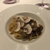 リストランテ　ウミリア - 5種の国産キノコとポルチーニ茸のフェットチーネ