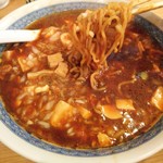麺酒盗ざい八 - 叉焼と玉葱が良い仕事してる…