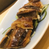 不動前 すし 岩澤 - 穴子の炙り、半分は塩で、残りはツメで