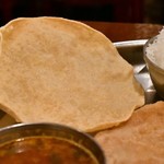南インド料理ダクシン - 【南インド肉料理ミールズ@2,050円】パパド