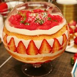 Manpei Hotel - at Tera パフェ＠ギガより大きいテラと「アットテラス」をかけた巨大パフェ（軽井沢ガーデンファームカフェ）