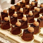 Manpei Hotel - 濃厚チョコレートケーキ（万平ホテル）＠チョコレートガナッシュとアプリコットジャム