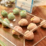 Manpei Hotel - 水仙・梅花＠練りきり。中こし餡。春らしいラインナップ（御菓子処花岡）