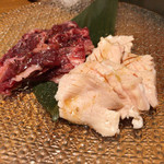 個室炭火焼肉 有田牛 - (上)テール、(下)コリコリ