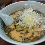 ラーメンむねちゃん - 焦がしネギが香ばしそう