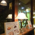 Cafe grato - 窓が広々～。