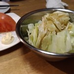 がブリチキン。 - お通しのキャベツはお代わり自由