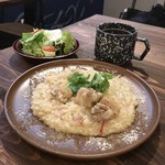 アンツ ミールズ アンド コーヒー バー - グリーンカレーのチーズリゾット