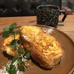 アンツ ミールズ アンド コーヒー バー - オレンジハニーのフレンチトースト