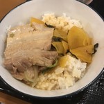 肉盛り中華そば 初代松山 - ご飯をお代わりして焼豚ハリハリTKG(笑)