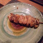 鳥茂 - シロ（大腸）の串でございます