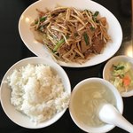 三珍 富士力食堂 - レバニラ定食