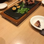 菜な ルクア大阪店  - 鶏モモの胡麻ダレ焼き、茄子田楽