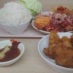 焼肉番長 - 1回目、肉は豚3種（サムギョプサル・豚サガリ・壺漬け豚）と牛（カルビ2種）、♪焼き野菜～（by 夏川りみ）は玉ねぎ中心にキャベツ・長ネギも、他にキムチ・カクテキ・ザンギ・牡蠣フライ、「昔話盛り」にもチャレンジ「♪坊や～よいこだねんねしな～」