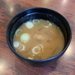 鷹羽 - サービスのお味噌汁