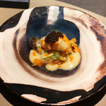 エクアトゥール - オマール海老、あわび、筍にオランデーズソース、キャビア添え