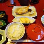 望洋樓 - 朝食：ご飯、味噌汁、出し巻き卵、干物（越前沖産笹鰈）、望洋樓特製鯖へしこ