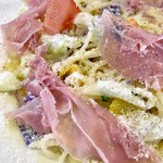 イタリア食堂&自然派ワイン colico - パスタランチコース(\980)　名物！！地元野菜と生ハム、パルミジャーノチーズのパスタ
