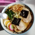 味の清ちゃん - 昔の醤油ラーメン(800円)です。
