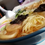味の清ちゃん - 麺のアップです。
