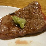 和牛 まつした - ●おまかせコース 8,500円(前菜・和牛ﾚｽﾃｰｷ・上塩ﾀﾝ・ﾈｷﾞ塩ﾀﾝｶﾙﾋﾞ・ｽﾃｰｷｶｯﾄ・焼しゃぶ・焼すき・ﾀﾚ焼・味噌焼比べ・和牛寿司)＋追加単品 ホルモン盛合せ 500円x4=10,500円 2019年02月