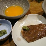 和牛 まつした - ●おまかせコース 8,500円(前菜・和牛ﾚｽﾃｰｷ・上塩ﾀﾝ・ﾈｷﾞ塩ﾀﾝｶﾙﾋﾞ・ｽﾃｰｷｶｯﾄ・焼しゃぶ・焼すき・ﾀﾚ焼・味噌焼比べ・和牛寿司)＋追加単品 ホルモン盛合せ 500円x4=10,500円 2019年02月