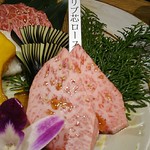 和牛 まつした - ●おまかせコース 8,500円(前菜・和牛ﾚｽﾃｰｷ・上塩ﾀﾝ・ﾈｷﾞ塩ﾀﾝｶﾙﾋﾞ・ｽﾃｰｷｶｯﾄ・焼しゃぶ・焼すき・ﾀﾚ焼・味噌焼比べ・和牛寿司)＋追加単品 ホルモン盛合せ 500円x4=10,500円 2019年02月