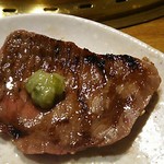 和牛 まつした - ●おまかせコース 8,500円(前菜・和牛ﾚｽﾃｰｷ・上塩ﾀﾝ・ﾈｷﾞ塩ﾀﾝｶﾙﾋﾞ・ｽﾃｰｷｶｯﾄ・焼しゃぶ・焼すき・ﾀﾚ焼・味噌焼比べ・和牛寿司)＋追加単品 ホルモン盛合せ 500円x4=10,500円 2019年02月