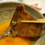 和牛 まつした - ●おまかせコース 8,500円(前菜・和牛ﾚｽﾃｰｷ・上塩ﾀﾝ・ﾈｷﾞ塩ﾀﾝｶﾙﾋﾞ・ｽﾃｰｷｶｯﾄ・焼しゃぶ・焼すき・ﾀﾚ焼・味噌焼比べ・和牛寿司)＋追加単品 ホルモン盛合せ 500円x4=10,500円 2019年02月