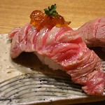 和牛 まつした - ●おまかせコース 8,500円(前菜・和牛ﾚｽﾃｰｷ・上塩ﾀﾝ・ﾈｷﾞ塩ﾀﾝｶﾙﾋﾞ・ｽﾃｰｷｶｯﾄ・焼しゃぶ・焼すき・ﾀﾚ焼・味噌焼比べ・和牛寿司)＋追加単品 ホルモン盛合せ 500円x4=10,500円 2019年02月